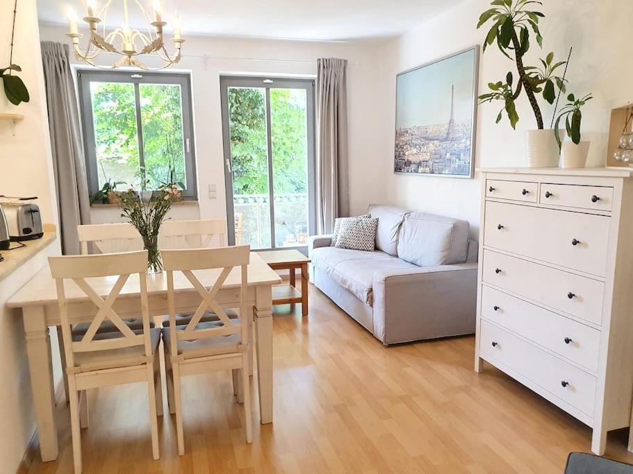Apartamento Two In Neustadt With Balcony